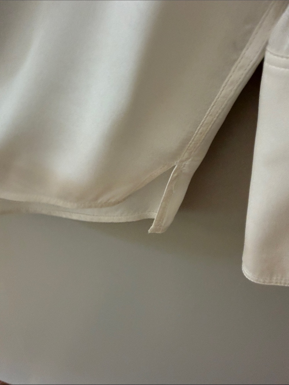 FRAME women’s cream ivory button down silk shirt size s small like new - Picture 4 of 8